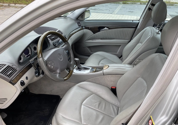Mercedes-Benz Klasa E cena 27900 przebieg: 215107, rok produkcji 2002 z Knurów małe 466